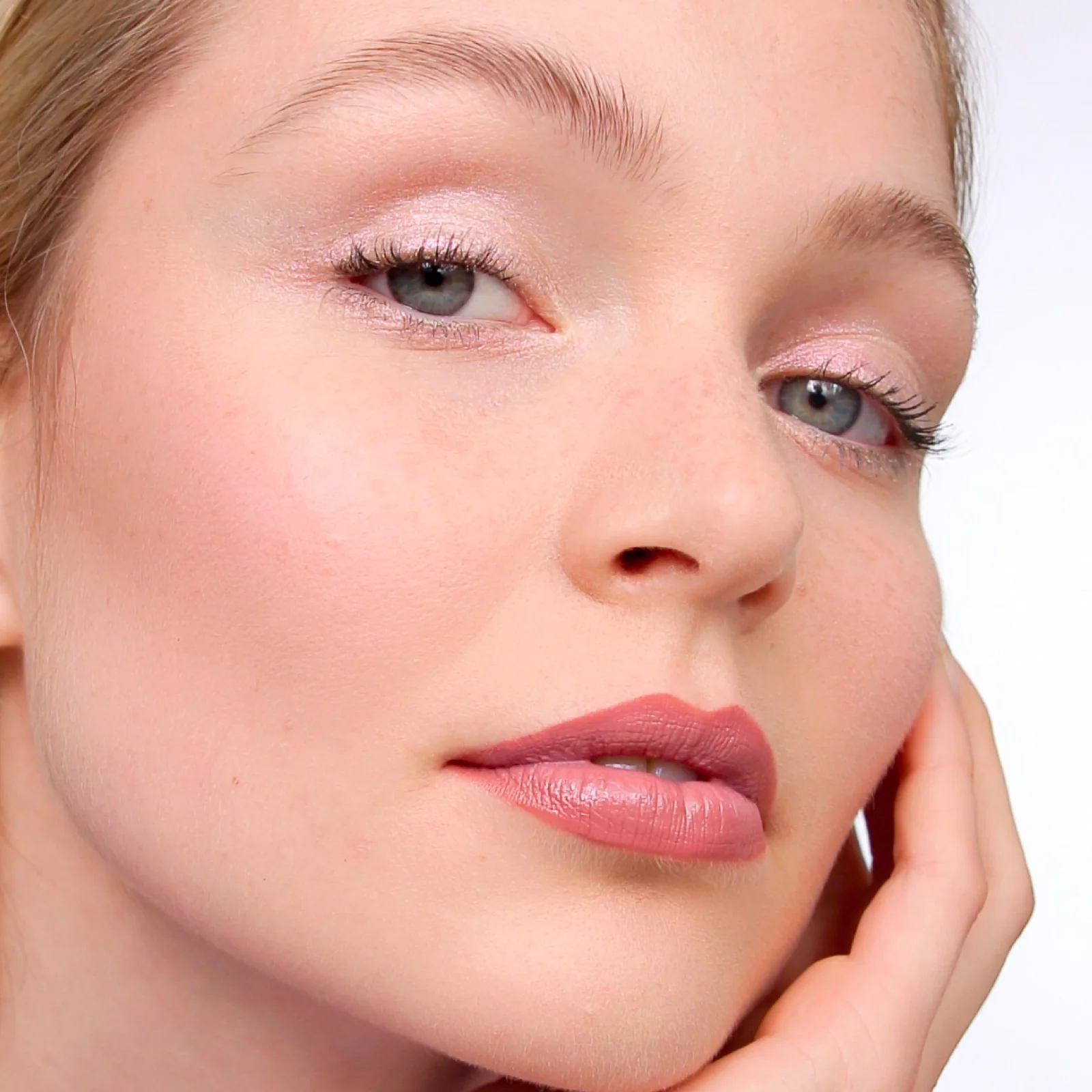 Velvet Love Eyeliner Pencil (Metallic Rose Champagne) - Image 3