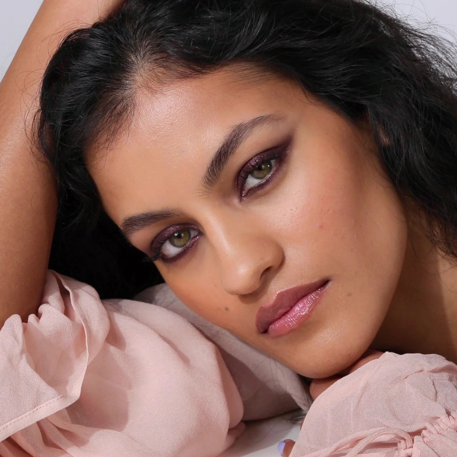 Velvet Love Eyeliner Pencil (Metallic Aubergine) - Image 3